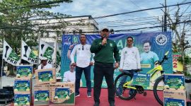 PKB Kalsel gelar senam sehat bersama warga di halaman kantor DPW PKB Banjarmasin, Minggu 27 Juli 2025, rayakan Harlah ke-27.