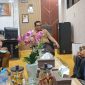 Sekretaris Daerah Kotabaru, H. Eka Saprudin, A.P., M.A.P., menerima rombongan Universitas Nahdlatul Ulama Kalimantan Selatan (UNUKASE) dalam audiensi resmi di ruang kerjanya, Senin (28/7/2025).