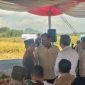 Wamentan RI Sudaryono dan Bupati Jember Gus Fawait, bertegur sapa dengan Prof. Noer Sucipto mantan anggota DPRD Jawa Timur, Jumat 11 Juli 2025.