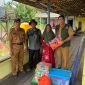 BPBD Tanah Bumbu salurkan bantuan logistik kepada korban kebakaran di Desa Pulau Tanjung, Kusan Tengah, atas nama Dagang, Senin 5 Agustus 2025