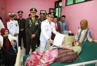 Bupati Andi Rudi Latif kunjungi RSUD dr H. Andi Abdurrahman Noor Tanah Bumbu, gratiskan persalinan pasien 17 Agustus 2025.