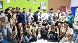 Bupati Tanah Bumbu Andi Rudi Latif bertemu mahasiswa KKN ULM di Aula Camat Simpang Empat, Minggu 10 Agustus 2025, bahas potensi perikanan