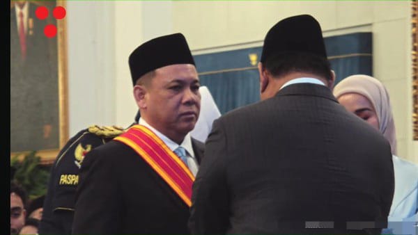 Haji Isam menerima Bintang Mahaputera Utama dari Presiden Prabowo Subianto di Istana Negara Jakarta, Senin 25 Agustus 2025