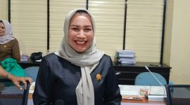 Ketua DPRD Kotabaru Suwanti saat ditemui di ruang kerjanya, Kotabaru, Kamis (31/7/2025). (Foto : redkal.com)