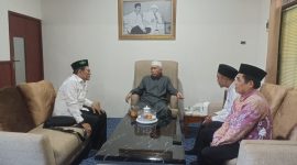 Rektor UNUKASE, Dr. Ir. H. Abrani Sulaiman, M.Sc., bersilaturahmi dengan Rais Syuriyah PWNU Kalimantan Selatan, KH. M. Wildan Salman Jalil, di Martapura, Senin (18/8/2025).