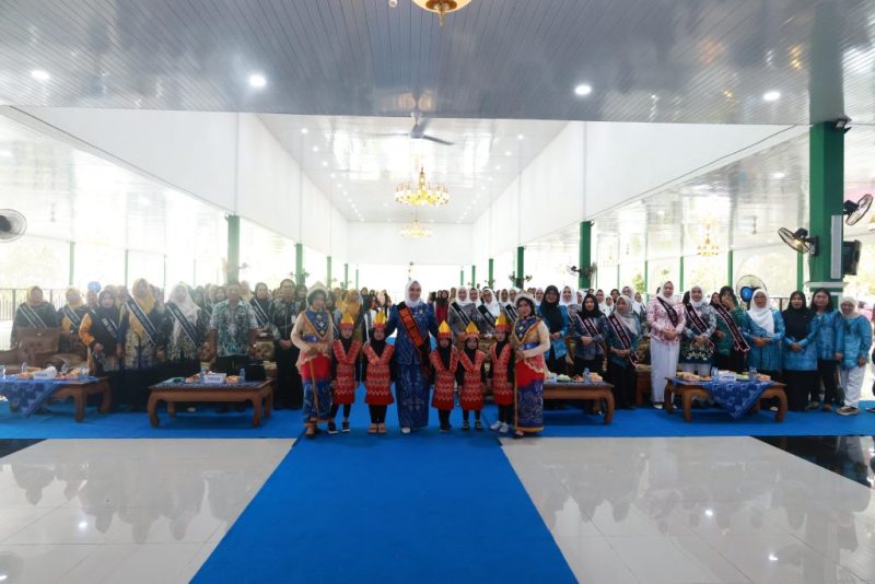 Bunda PAUD Tanah Bumbu Andi Irmayani hadiri Pendampingan Bunda PAUD dan Kelas Orang Tua di Pendopo Kantor Bupati, Jumat 12 September 2025