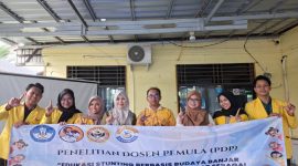 Dua dosen Keperawatan ULM lakukan penelitian edukasi stunting lewat madihin di Martapura Timur, Kabupaten Banjar, September 2025