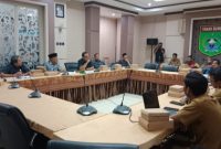 Suasana rapat kerja Komisi II DPRD Tanah Bumbu bersama dinas terkait membahas isu relokasi Pasar Pagatan, Senin (15/9/2025).