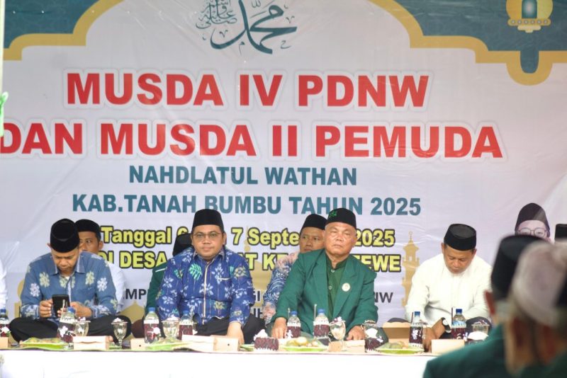 Kabag Kesra Muhammad Zaki Yamani buka MUSDA IV PDNW dan II PNW Tanah Bumbu di Mantewe, Sabtu 6 September 2025