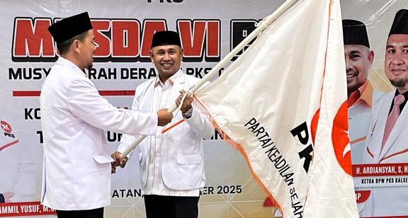 Musda VI PKS Tanah Bumbu di Hotel Medina, Minggu 7 September 2025, dihadiri Wabup H. Bahsanuddin dan tokoh politik