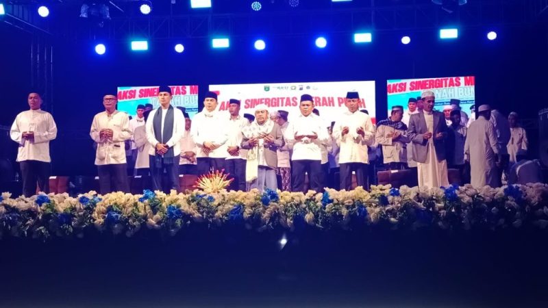 Pemerintah Kabupaten Tanah Bumbu menggelar Aksi Sinergitas Merah Putih dan peringatan Maulid Nabi di Lapangan Kersik Putih Jumat 12-09-2025