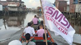 Ketua Umum SMSI Firdaus bersama pengurus menyusuri Sungai Kalayan Banjarmasin pada Sabtu 13 September 2025 usai Musprov SMSI Kalsel