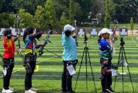 Rahmadiani, mahasiswi PGSD UNUKASE dan penerima beasiswa KIP Kuliah, bersiap tampil memperkuat tim panahan Kalimantan Selatan di POMNAS XIX 2025.