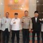 Bupati Malang H. Sanusi, Kapolres Malang AKBP Danang Setyo Pambudi, Rektor Univ Kepanjen Dr. Tri Nurhudi Sasono, Ketua Yayasan Pemkab Malang Prof. Bambang Suryanto, Kadis Pendidikan & Kadis Tenaker Kab. Malang foto bersama saat acara berlangsung