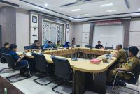 Suasana rapat kerja Komisi III DPRD Tanah Bumbu bersama Dinas Kebudayaan, Pemuda, Olahraga, dan Pariwisata (Disbudporpar) membahas kesiapan kontingen menghadapi PORPROV 2025 di Tanah Laut, Senin (13/10/2025).