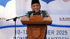 Wakil Bupati Tanah Laut, HM Zazuli, menyampaikan sambutan saat membuka Musabaqah Qiraatil Kutub (MQK) ke-VIII Tingkat Kabupaten Tanah Laut Tahun 2025 di Pondok Pesantren Asy-Syuhada, Pelaihari, Jumat (10/10/2025), (Foto dok. Pemkab Tala)