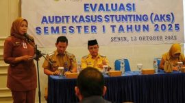 Akhmad Hairin membuka Evaluasi Audit Kasus Stunting Semester I 2025 di Kecamatan Panyipatan, dengan hadirnya tenaga kesehatan, kepala desa, dan Tim TPPS.