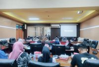 Suasana rapat DPRD Kabupaten Tanah Bumbu bersama jajaran Satpol PP dan Damkar, membahas ketersediaan armada serta pembangunan posko pemadam kebakaran, Jumat (3/10/2025).