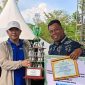 Pemkab Tanah Bumbu menyerahkan Penghargaan Adipura Lokal kepada desa berprestasi dan gelar Aksi Sinergitas Merah Putih 2025