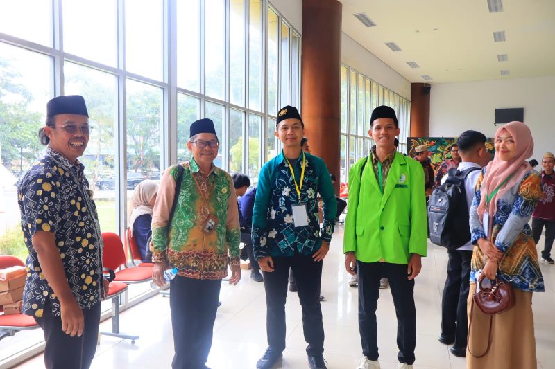 ChatGPT said:Dua mahasiswa UNUKASE mewakili kampus pada MTQ Mahasiswa Nasional XVIII 2025 di ULM Banjarbaru, tunjukkan bakat dan dedikasi