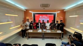 Para perwakilan ICCN, panitia pelaksana, dan pemangku kebijakan Malang Raya berfoto bersama usai kegiatan Taklimat Media “Road to ICCF 2025” di Malang, sebagai bagian dari persiapan menuju penyelenggaraan Indonesia Creative Cities Festival (ICCF) 2025 pada 6–10 November mendatang.
