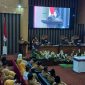 Hj. Ernawati, juru bicara Fraksi NasDem Sejahtera, menyampaikan pandangan akhir fraksinya dalam Rapat Paripurna DPRD Tanah Bumbu terkait pengesahan Perda Kerja Sama Daerah, Selasa (7/10/2025).
