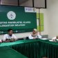 Diskusi hangat antara Tim Monev P4GN dan pihak Universitas Nahdlatul Ulama Kalimantan Selatan (UNUKASE) dalam kegiatan Monitoring dan Evaluasi Rencana Aksi P4GN Tahap I Tahun 2025 di Gedung UNUKASE, Rabu (8/10/2025).