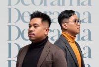 Duo musisi asal Banjarmasin, Deorama, terdiri dari Antra (vokal) dan Reza (gitar), resmi merilis single perdana berjudul “Momen Terakhir Kita” pada 17 Oktober 2025.