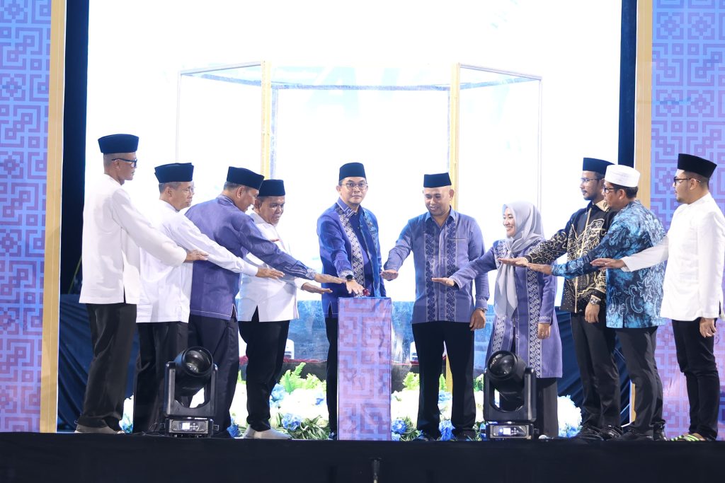 Bupati Andi Rudi Latif membuka MTQN Ke-21 Tanah Bumbu, mendorong generasi qurani dan penguatan nilai-nilai Al-Quran.