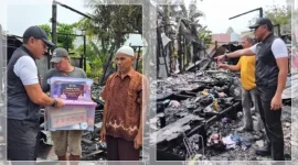 Bupati Tanah Laut H. Rahmat Trianto meninjau langsung lokasi kebakaran di Jalan Dharma RT 14, Pelaihari, serta menyerahkan bantuan darurat kepada warga terdampak, Jumat (7/11/2025).