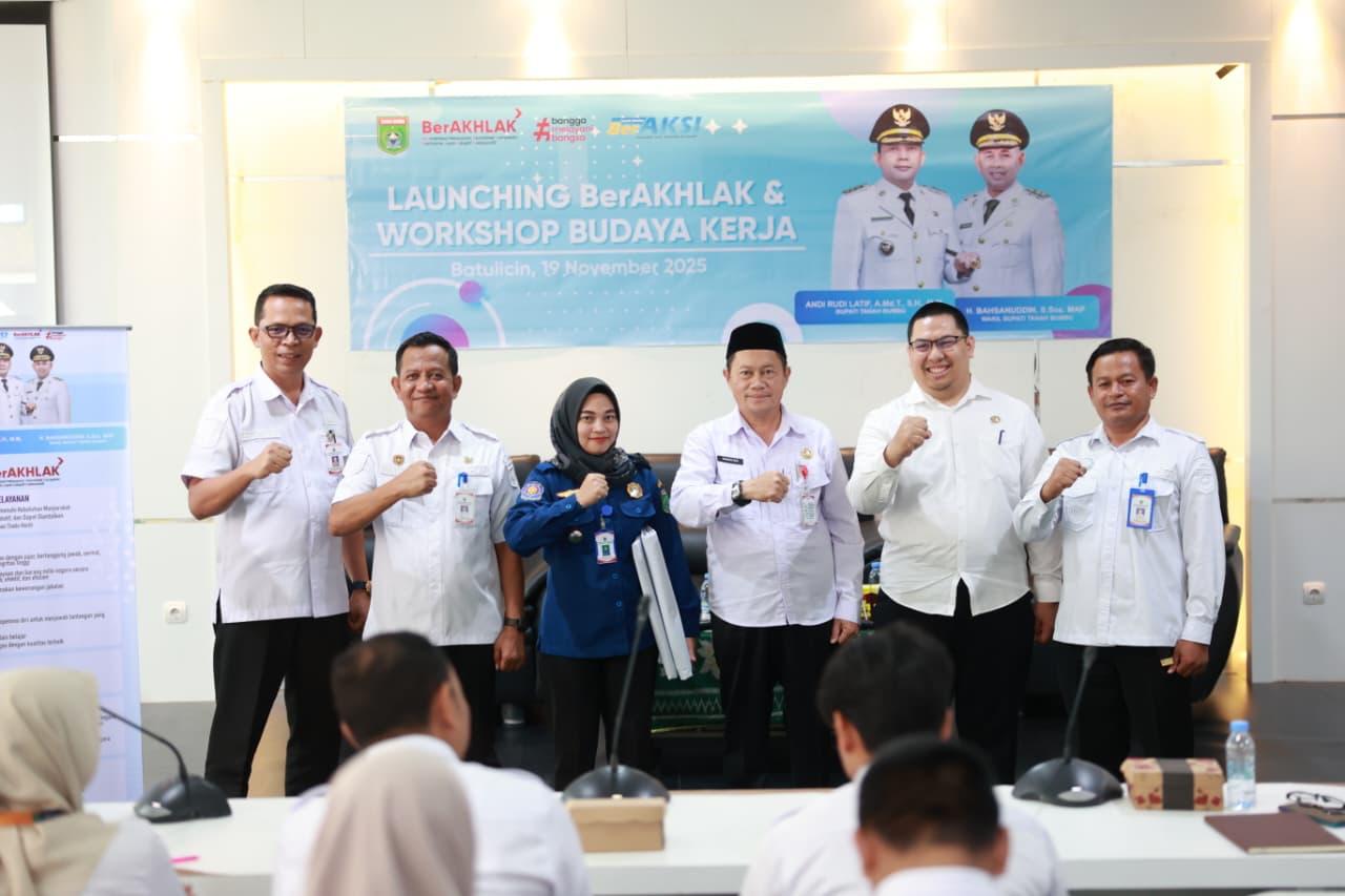 Pemkab Tanah Bumbu meluncurkan BerAKHLAK dan workshop budaya kerja untuk meningkatkan kualitas ASN dan pelayanan publik.
