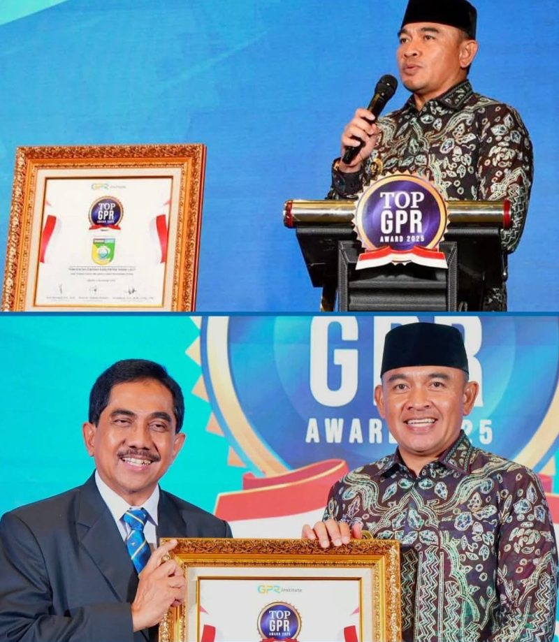Bupati Tanah Laut H. Rahmat Trianto saat menerima penghargaan Top Government Public Relations (GPR) Award 2025 di The Sultan Hotel Residence, Jakarta Pusat, Selasa (4/11/2025).