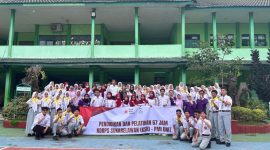 KSR PMI STIKes Intan dan PMR SMAN 1 Martapura melakukan pelatihan kesiapsiagaan bencana dan simulasi kebakaran bersama.