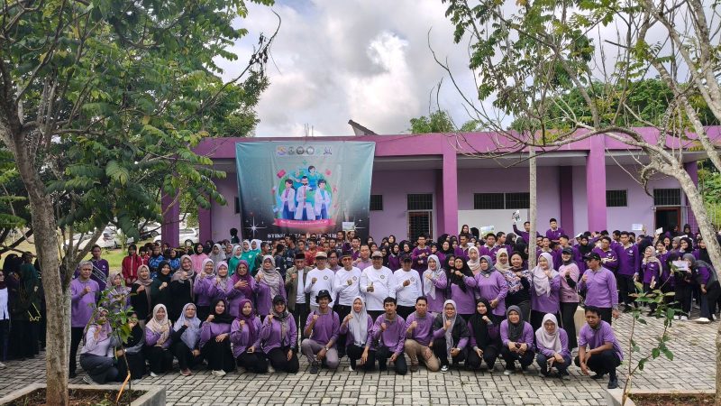 STIKES Intan Martapura peringati HKN ke-61 dengan penanaman pohon, wujudkan lingkungan kampus sehat dan berkelanjutan.