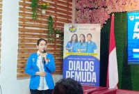 Ketua Umum DPP KNPI, Putri Khairunnisa, saat memberikan sambutan dalam dialog pemuda bertema “Perspektif Pemuda Pasca Putusan 135 MK” di Jakarta, Jumat (14/11/2025).