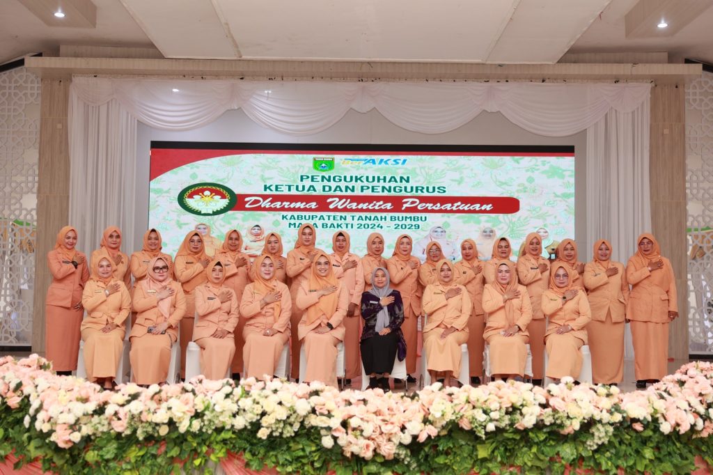 Pengukuhan Ketua dan Pengurus DWP Tanah Bumbu 2024–2029 memperkuat peran organisasi dalam mendukung ASN dan pembangunan daerah.