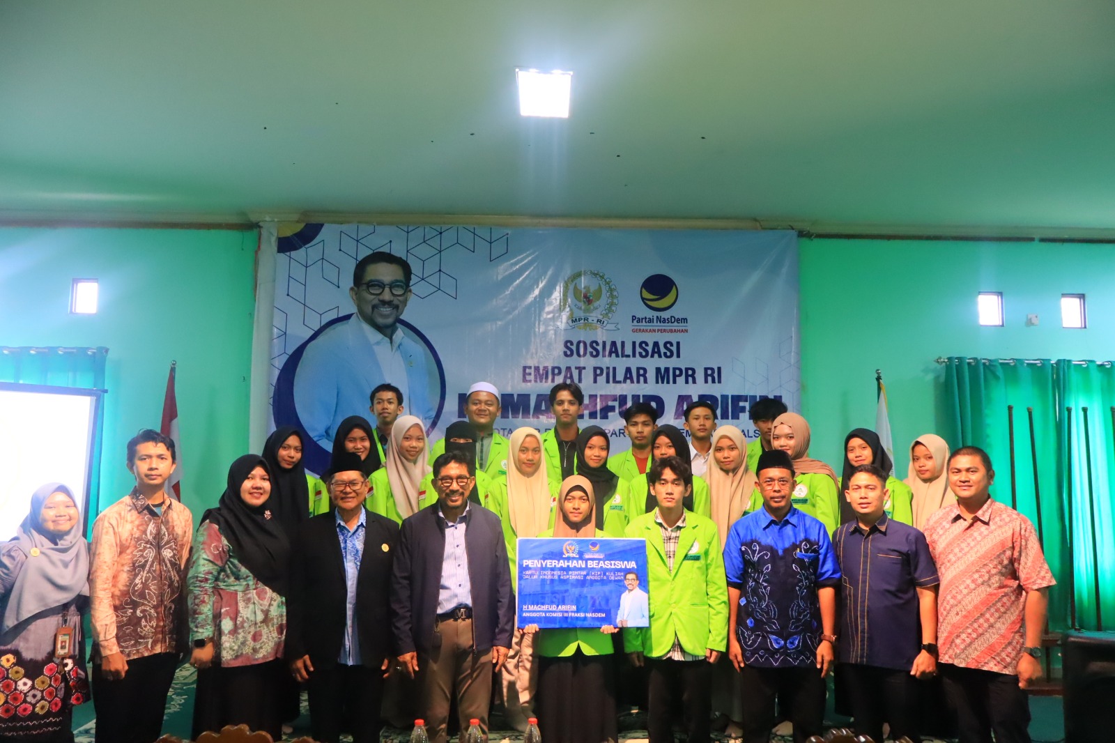 Sosialisasi Empat Pilar MPR RI di UNUKASE perkuat wawasan kebangsaan mahasiswa bersama H. Machfud Arifin dan civitas akademika.