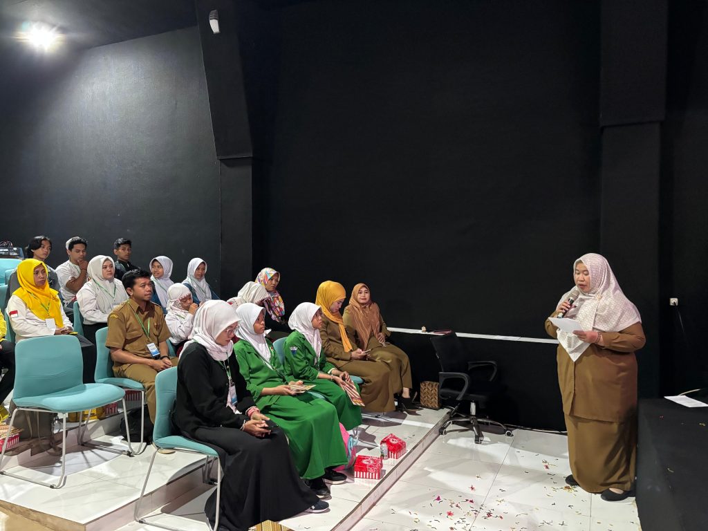 Workshop tari Tanah Bumbu tingkatkan kemampuan seni generasi muda, perkuat identitas budaya daerah, dan dorong pelestarian budaya lokal.