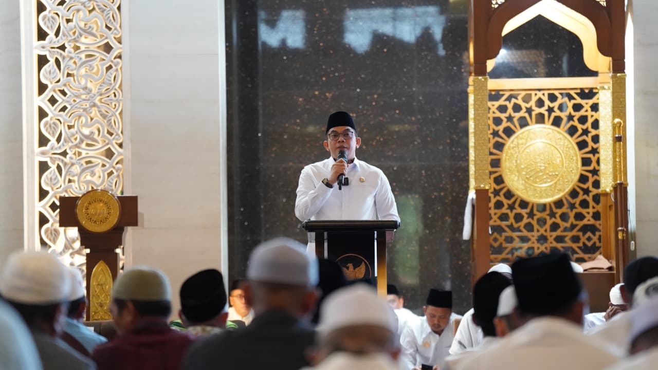 Pemkab Tanah Bumbu gelar shalat hajat berjamaah sambut Tahun Baru 2026 di Masjid Agung Al Falah Simpang Empat