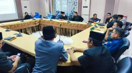 Rapat Badan Musyawarah (Banmus) DPRD Kabupaten Tanah Bumbu saat membahas dan menyusun jadwal agenda kegiatan dewan untuk bulan April 2026 di ruang rapat Komisi II.