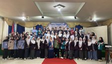 Sekolah Tinggi Ilmu Kesehatan (STIKes) Intan Martapura menyelenggarakan kegiatan Pelantikan dan Serah Terima Kepengurusan