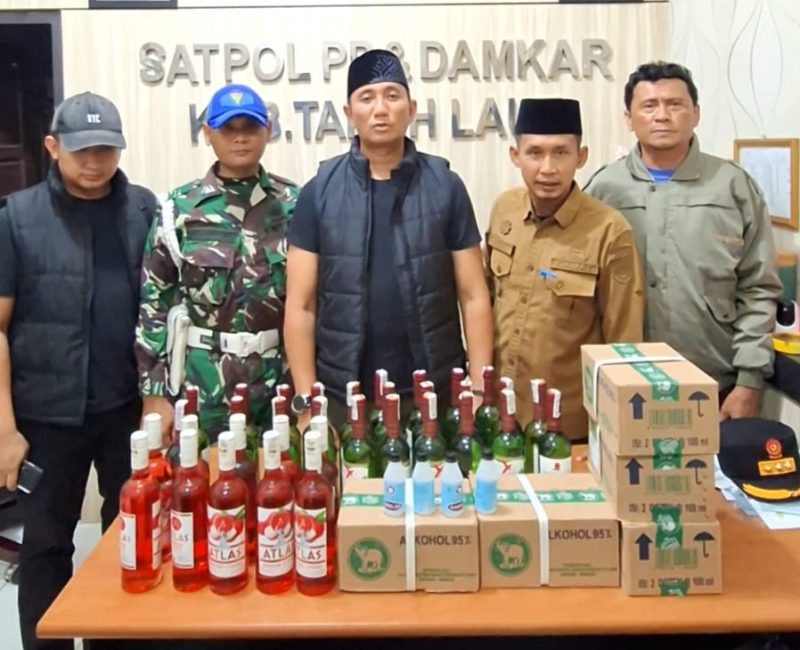 Minuman Keras yang diamankan Satpol PP Tanah Laut. (Foto : Humas Satpol PP Tanah Laut)
