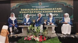 Badan Kontak Majelis Taklim (BKMT) Kota Banjarmasin menggelar kegiatan buka puasa bersama keluarga besar BKMT se-Kota Banjarmasin.