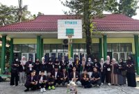 Mahasiswa STIKES Intan Martapura turun langsung ke jalan untuk melakukan aksi penggalangan dana bagi korban kebakaran di Desa Pekauman