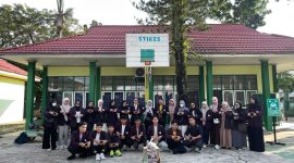 Mahasiswa STIKES Intan Martapura turun langsung ke jalan untuk melakukan aksi penggalangan dana bagi korban kebakaran di Desa Pekauman