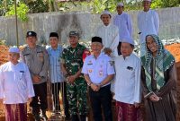 Kegiatan peletakan batu pertama Ponpes Al Mubarok oleh Staf Ahli Bidang Kemasyarakatan dan SDM. (Pelitanusantara.net/Diyan)