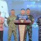 Bupati Tanah Bumbu, Andi Rudi Latif, menyampaikan sambutan saat pembukaan rangkaian kegiatan HUT ke-23 Tanah Bumbu, didampingi unsur TNI dan pejabat daerah di Ruang Terbuka Publik Simpang Empat, Kamis (02/04/2026).