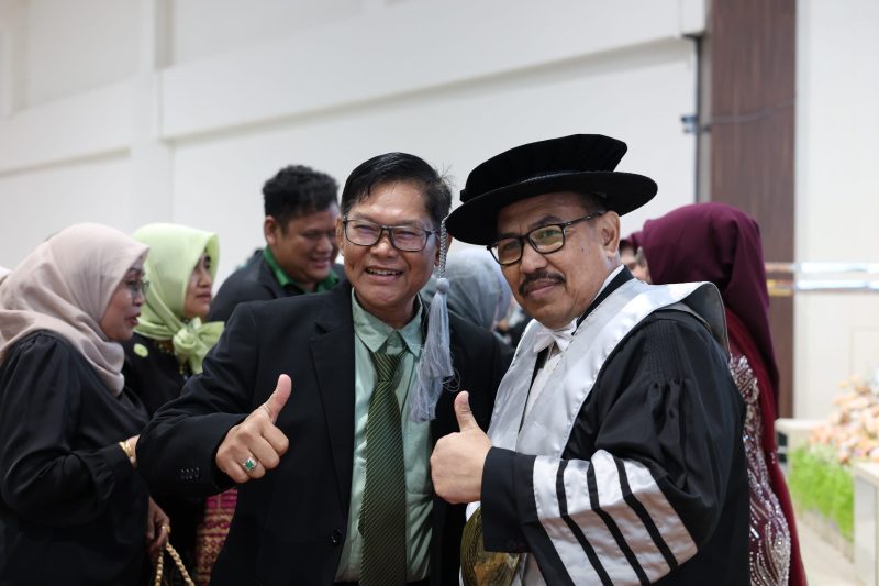 Rektor UNUKASE, Dr. Ir. H. Abrani Sulaiman,M.Sc., menghadiri rapat senat terbuka Universitas Islam Kalimantan Muhammad Arsyad Al Banjari