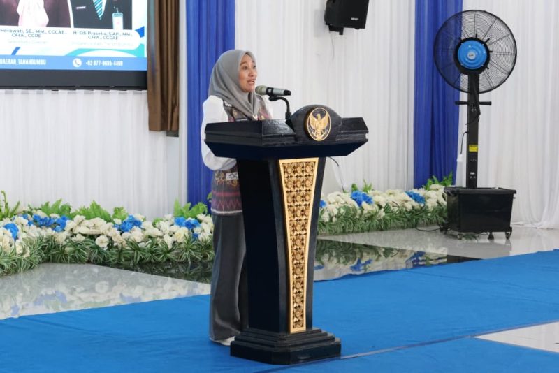 Sekda Tanah Bumbu, Yulian Herawati, saat membuka Workshop Manajemen Risiko Organisasi 2026 di Pendopo Kantor Bupati Batulicin, Kamis (02/04/2026).