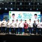 Bupati Tanah Bumbu Andi Rudi Latif bersama Ustadz Aa Hilman Fauzi dan jajaran Forkopimda serta tokoh agama berfoto bersama usai Tabligh Akbar Aksi Inovasi 2026 dalam rangka Hari Jadi ke-23 Kabupaten Tanah Bumbu di Ruang Terbuka Publik Simpang Empat, Kamis (02/04/2026).